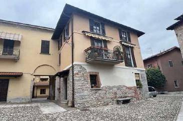 Immobile in asta di 245 m² con 4 locali a Daverio