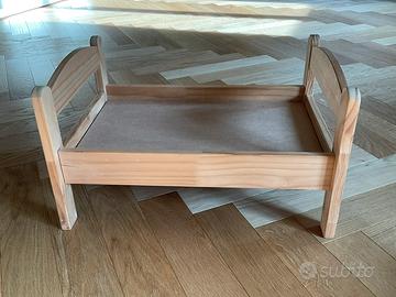 Letto per bambole di legno