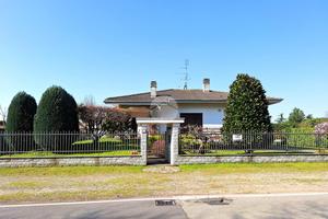 VILLA SINGOLA A INVERUNO