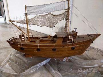 Peschereccio Modellino realizzato a mano
