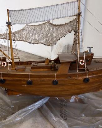 Peschereccio Modellino realizzato a mano