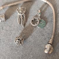 braccialetto Pandora e ciondoli