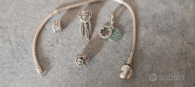 braccialetto Pandora e ciondoli