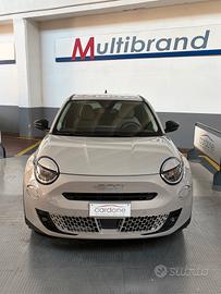 FIAT 600 1.2 HYBRID DCT MHEV LA PRIMA (14.000 KM!)