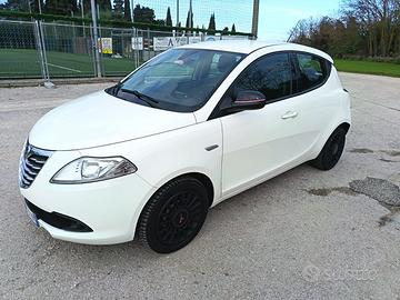 Lancia Y