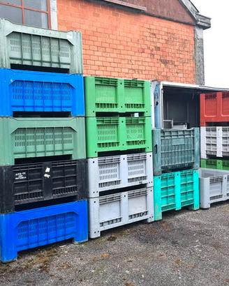 lotto di bins per frutta e verdura usati