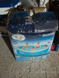 piscina con bordo gonfiabile 