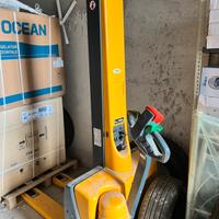 Carrello elettrico Jungeinrich EMC 110