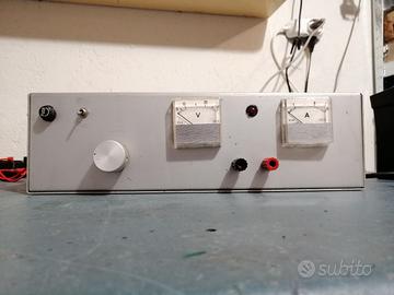 Alimentatore da banco