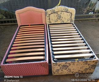 Gratis coppia di letti imbottiti con reti a doghe 