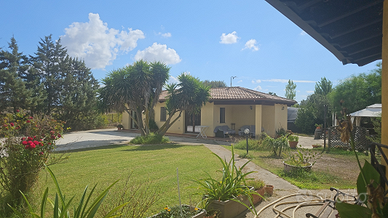 Villa più due appartamenti