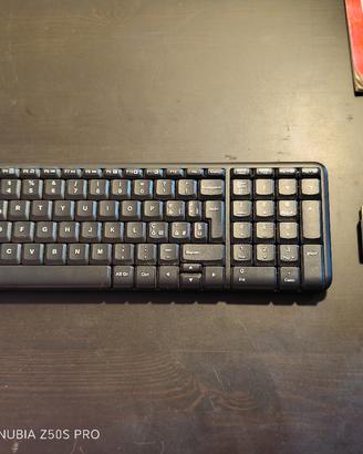 Tastiera+Mouse  Logitech MK220