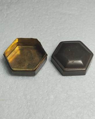scatolina porta pillole vintage in ottone 