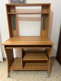 scrivania porta pc