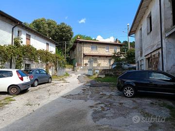 Cascina indipendente con ampi spazi e potenzialità