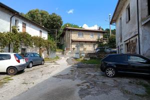 Cascina indipendente con ampi spazi e potenzialità