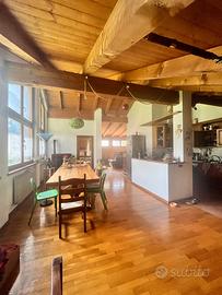 Attico mansardato di 157 metri con garage