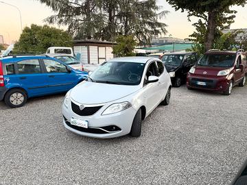 Lancia Ypsilon 1.2 69 CV 5 porte GPL Ecochic Gold