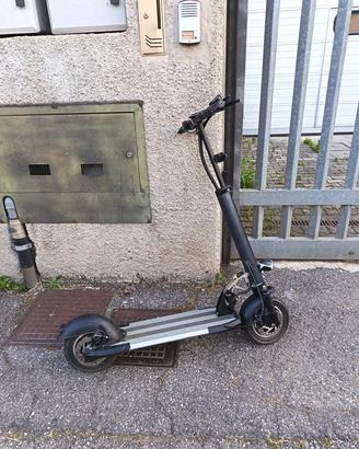 monopattino elettrico