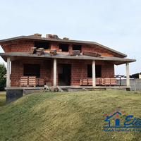 VILLA UNIFAMILIARE AL GREZZO CON GIARDINO + RUSTIC