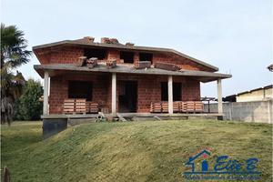 VILLA UNIFAMILIARE AL GREZZO CON GIARDINO + RUSTIC