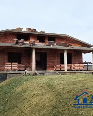 VILLA UNIFAMILIARE AL GREZZO CON GIARDINO + RUSTIC
