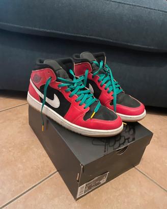 Air Jordan 1 Mid SE Christmas