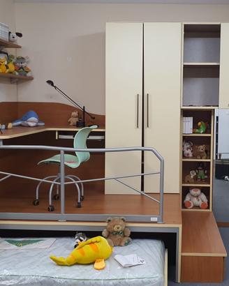 Cameretta ciliegio letto scrivania armadio