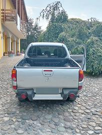 Auto Mitsubishi L 200 anno 2008