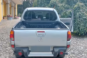 Auto Mitsubishi L 200 anno 2008