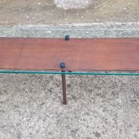 Tavolino con base in vetro