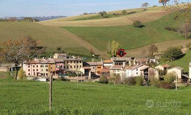 Immobile in asta di 236 m² con 1 locale a Roverè V