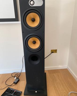 Diffusori da pvimento Bowers & Wilkins 684