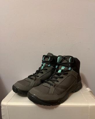 Scarpe trekking taglia 39 per donna (nuove)