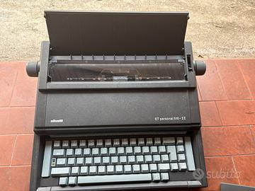 Macchina da scrivere olivetti
