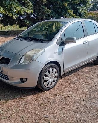 TOYOTA YARIS 1.3 BENZINA 5P.  *UNICA PROPRIETARIA 