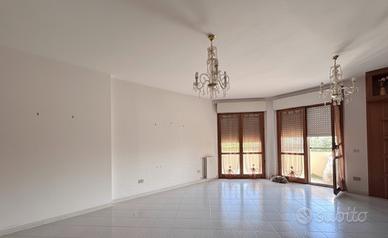 Oristano ampio quadrilocale con box cantina