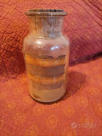 Vecchio barattolo farmacia in vetro