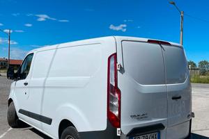 FORD TRANSIT CUSTOM. 