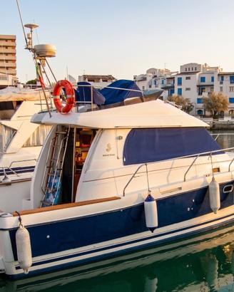 Beneteau Antares 10.80 fly bridge