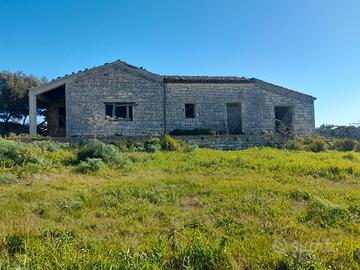Fabbricato e Terreno vista mare