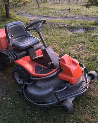 Trattorino tagliaerba Husqvarna 15,5 CV