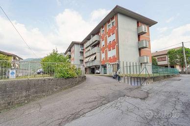 Appartamento di 101 m² con 4 locali e posto auto a