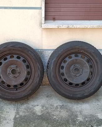 Cerchi in ferro da 16 con gomme Nokian invernali 