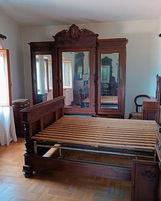 Camera da letto antica/vintage anni 20/30