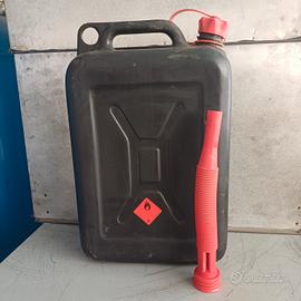 Tanica benzina da 10 l con beccuccio 