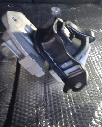 supporto motore nissan juke 1.5 dci  anno 2015