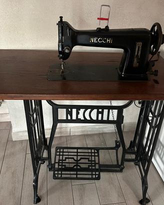 Macchina da cucire vintage