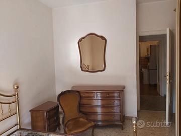 Como' - Comodini e Specchio.