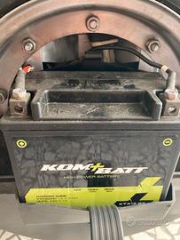 Batteria moto/scooter  12 v 10Ah  180A Rms
